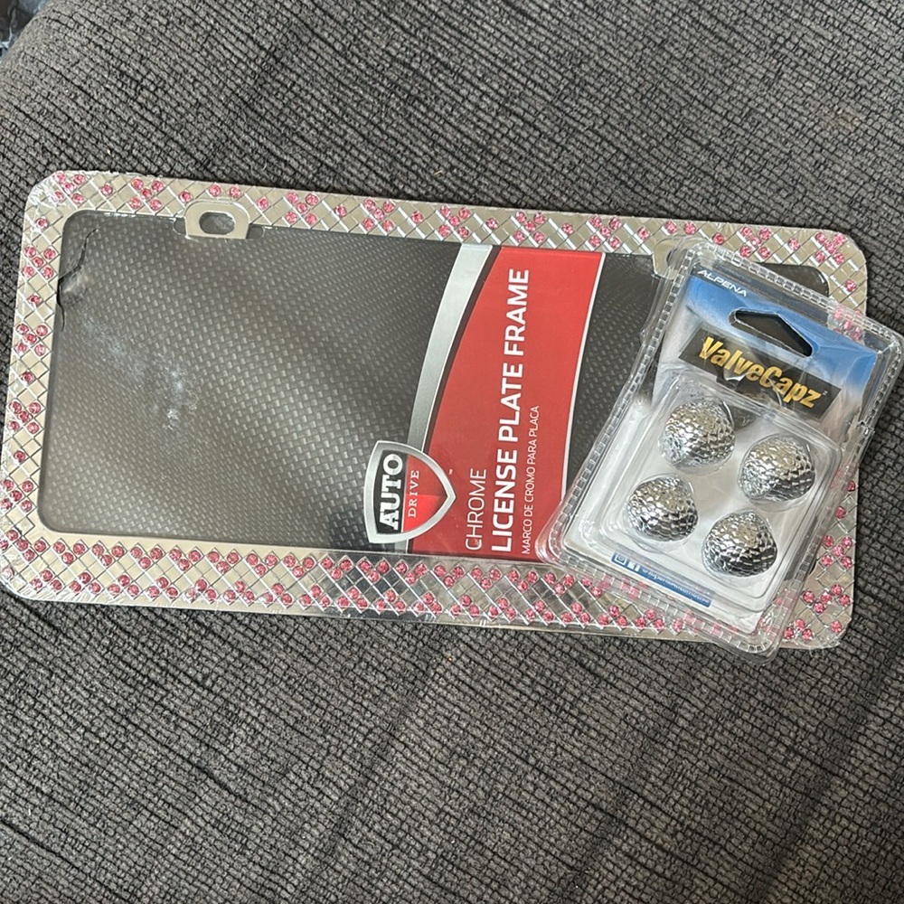 Chrome Tire Caps and Pink Studded License Plate Cover